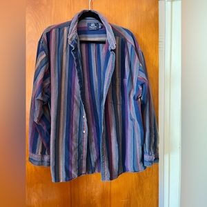 Vintage button up, great colors, 100% cotton. Great piece for fall/winter